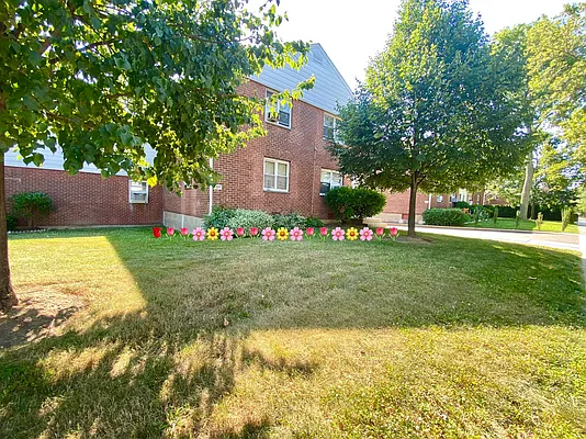 Sold by Winzone Realty Inc | media 4