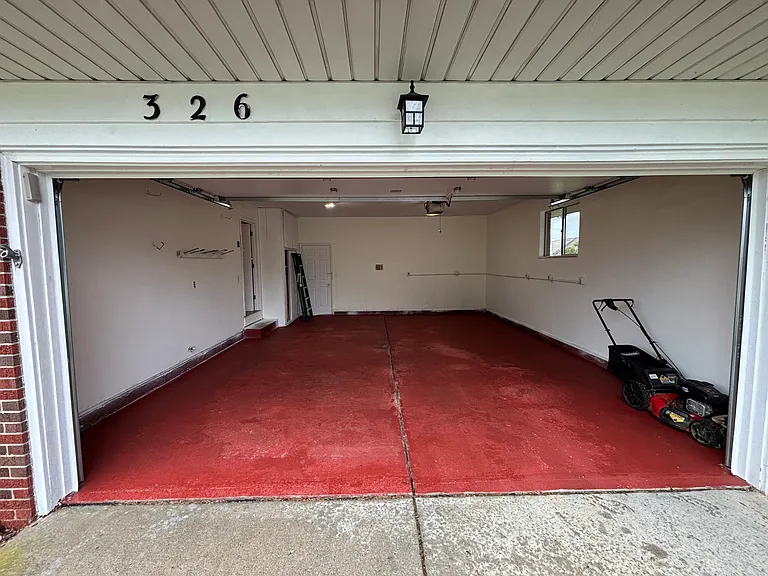 326 Pepperton Dr — Photo 6