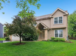 1187 Hummingbird Ln, Grayslake, IL 60030