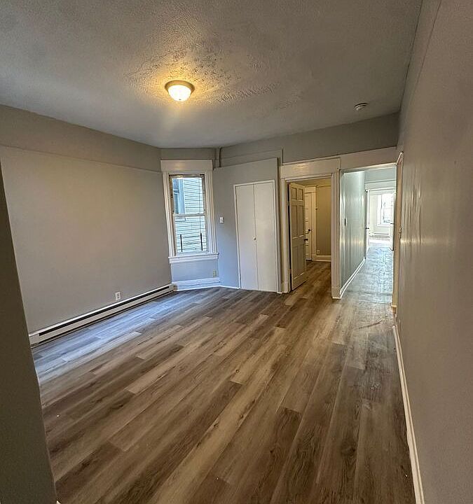 1st image of 8 Riverview Pl Floor 2