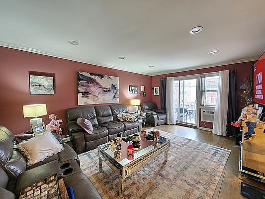 2nd image of 2054 45th St
