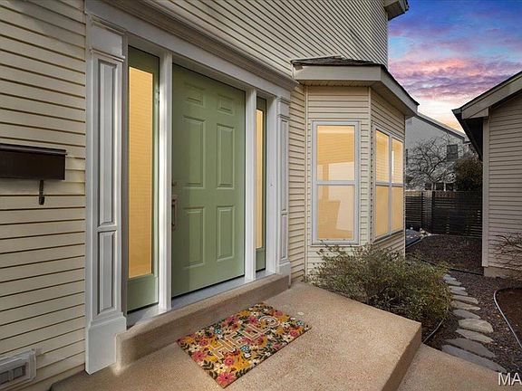 2nd image of 956 Barnard College Ln