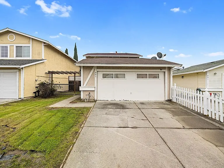 995 Matthew Ct — Photo 37