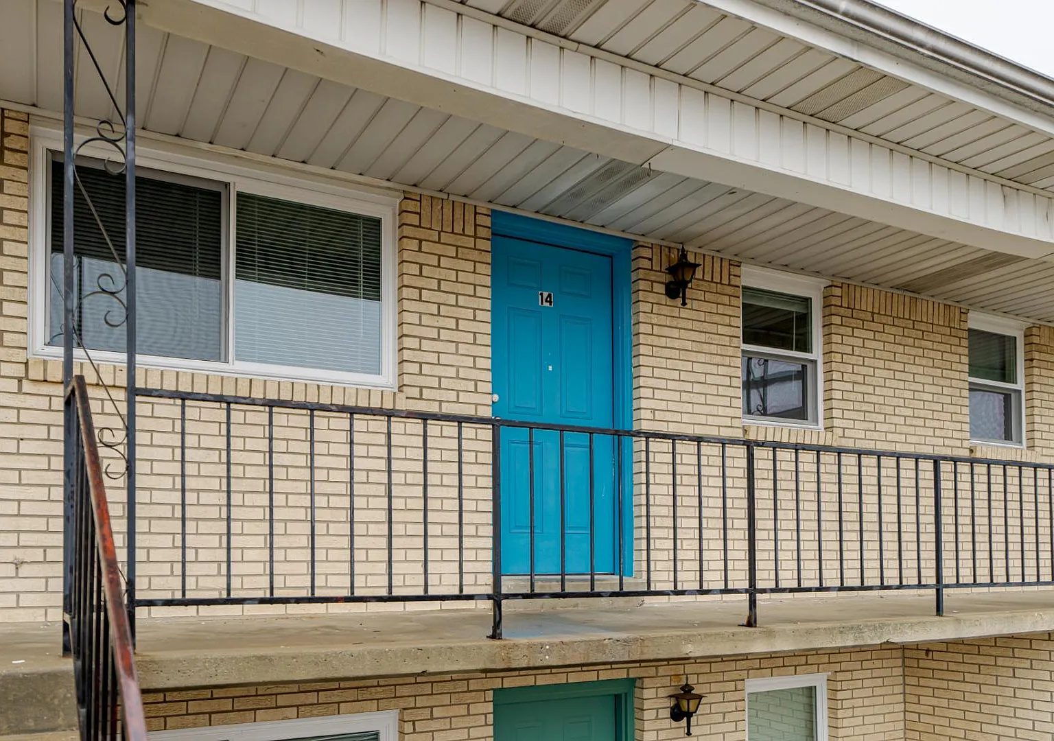 209 N Woodland Dr - 209 Unit 22 — Photo 4