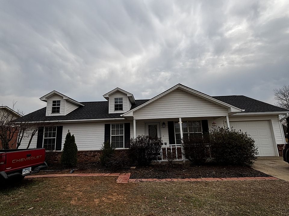 1st image of 410 Hilltop Dr