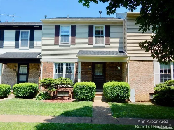3272 S Alpine Dr, Ann Arbor, MI 48108