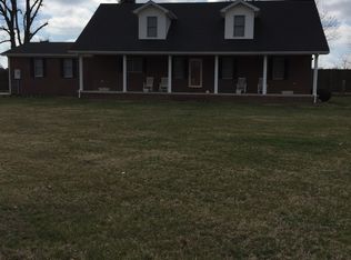 1860 Peggy Flats Rd, Paint Lick, KY 40461