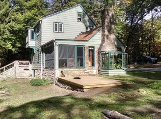 10 White Oak Rd, Laughlintown, PA 15655