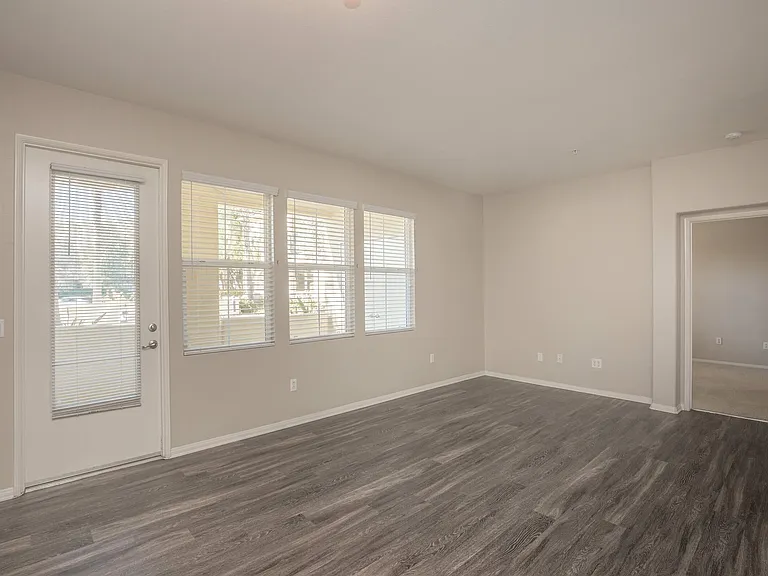 Laurel Vista Apartment Homes — Photo 54