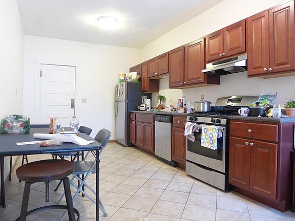 3rd image of 1863 Beacon St Suite 1