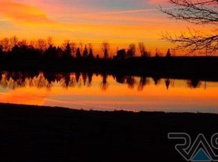 805 E Silver Pond Pl, Sioux Falls, SD 57108