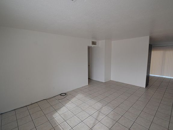 4th image of 3315 N 58th Dr