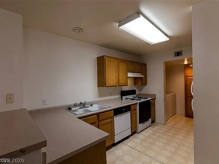 688 Harbor Mist Ave — Photo 7