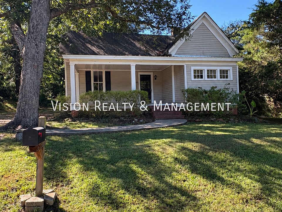1st image of 617 Spring St
