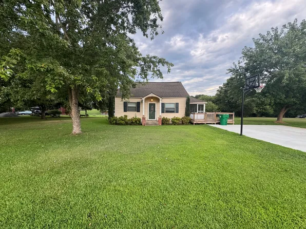 922 Wesley Ave N, Cullman, AL 35058