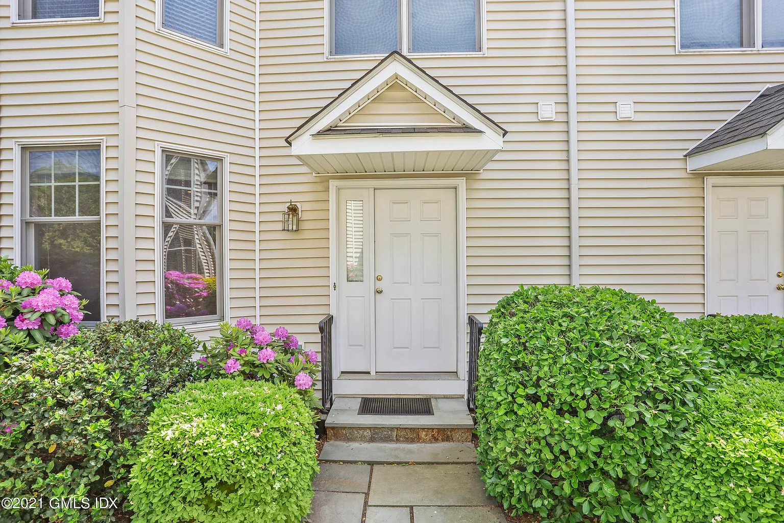 52 Almira Dr APT C photo 1