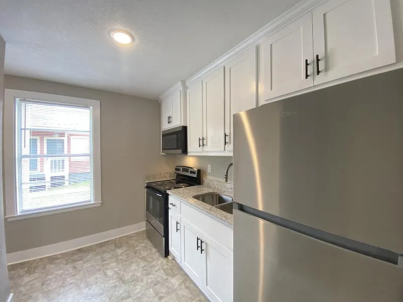 3 bed, 810 sqft, $1,015 — Photo 3