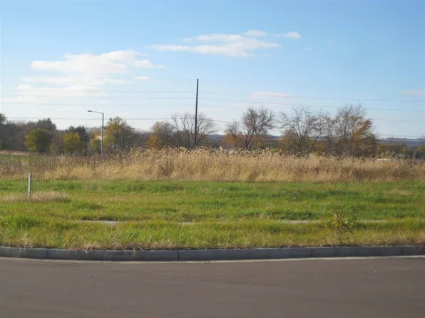 L30 Stephanie Cir #Du, Prairie Du Chien, WI 53821