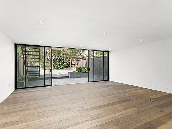 5th image of 314 Carlton Ave #1