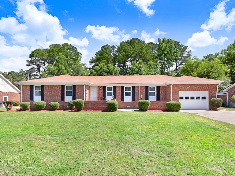 302 Cedar Rd — Photo 1