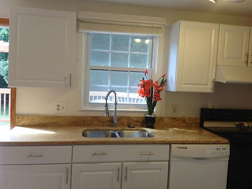 2nd image of 8657 Hickory Ridge Ct
