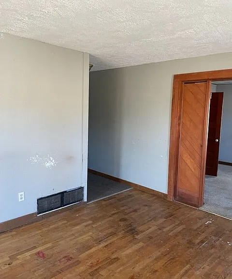 103 S Main St — Photo 5