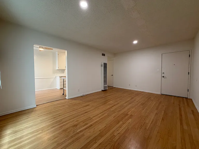 4307 Cedros Ave #4311-2 — Photo 7