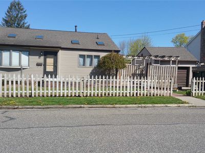 25 Cambridge St, Deer Park, NY, 11729
