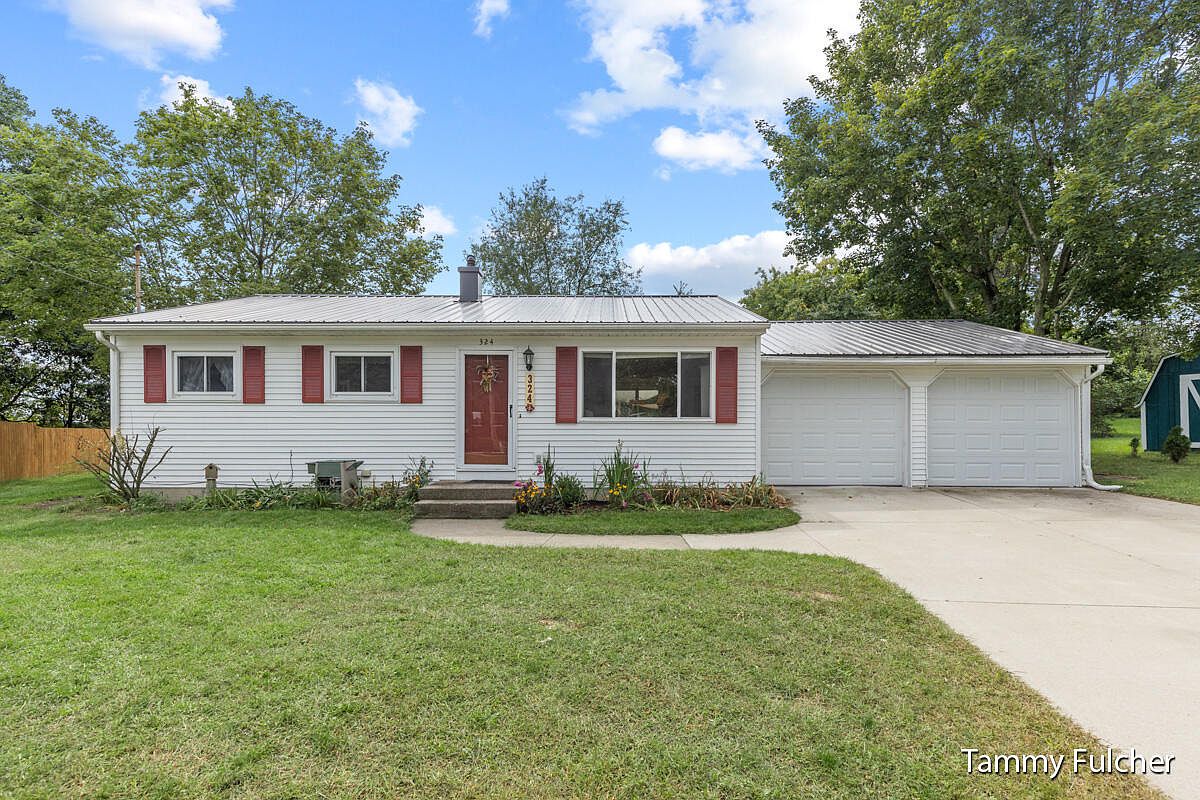 324 Stadium Dr, Middleville, MI 49333 Zillow
