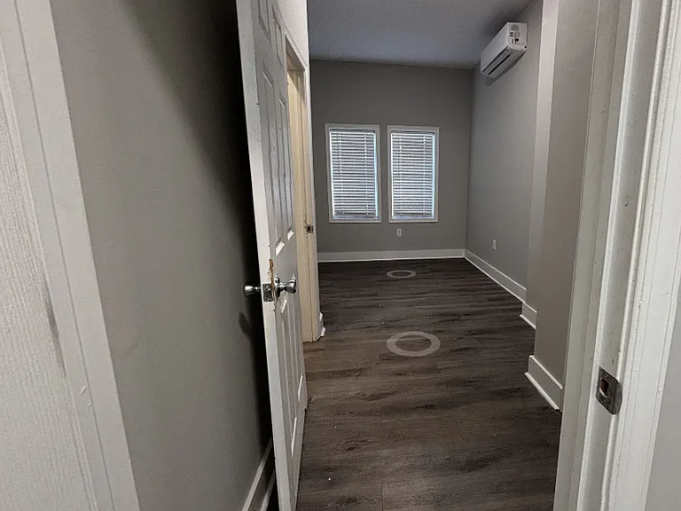 1235 W Huntingdon Street — Photo 12