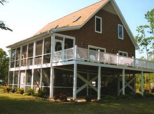 240 Pitch Kettle Ct, Belhaven, NC 27810
