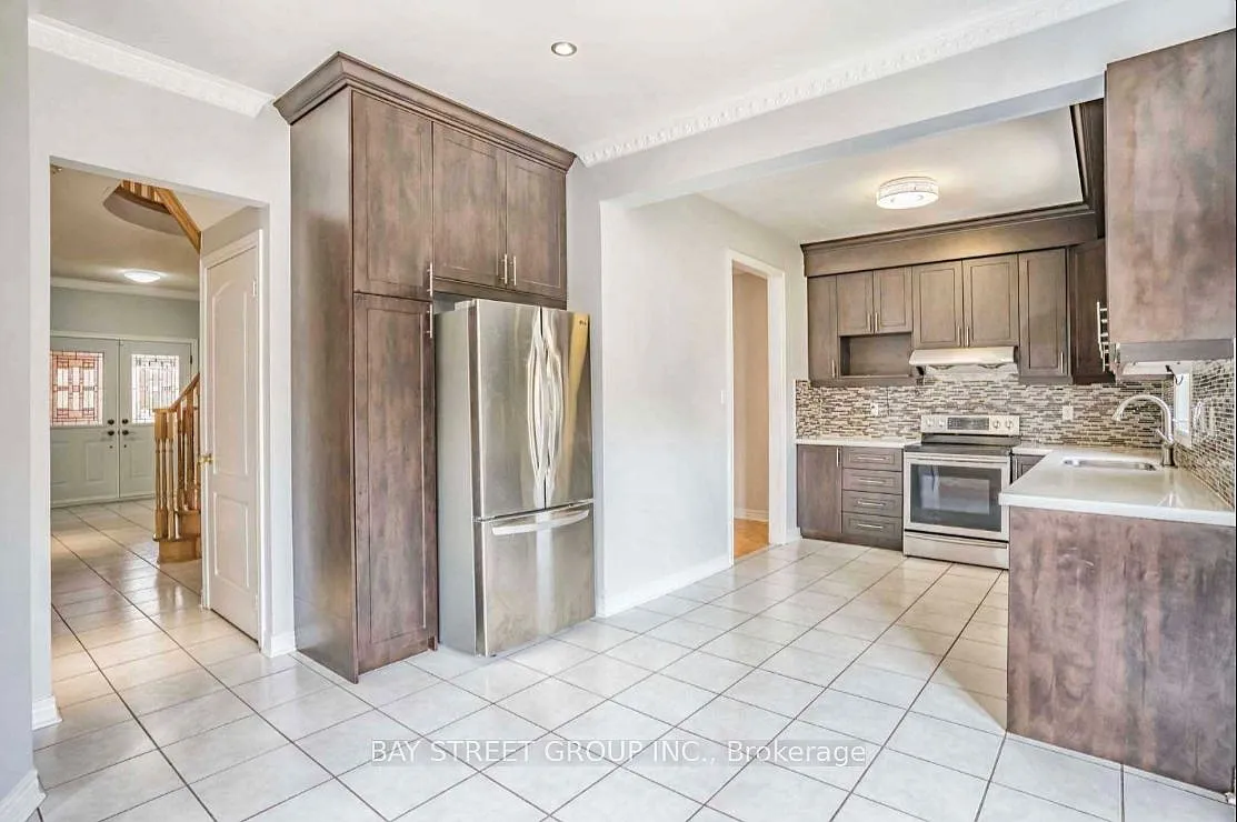 5 bed, $4,100 — Photo 2