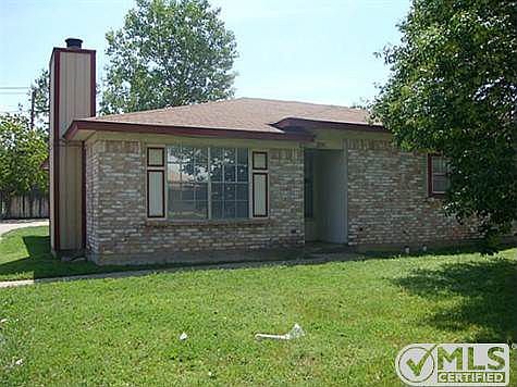 2nd image of 2331 Lido Ln