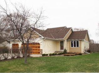 215 Ridgecrest Dr, Cannon Falls, MN 55009