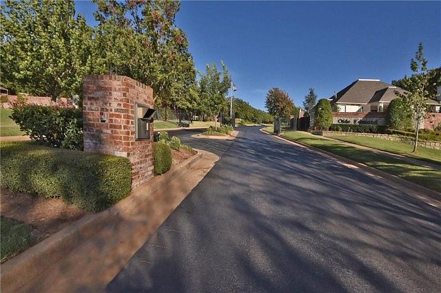 2nd image of 1622 Conridge Dr
