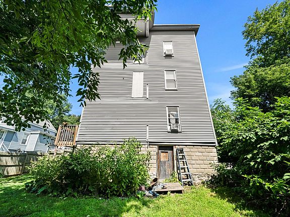 5th image of 38 Wilson St #40
