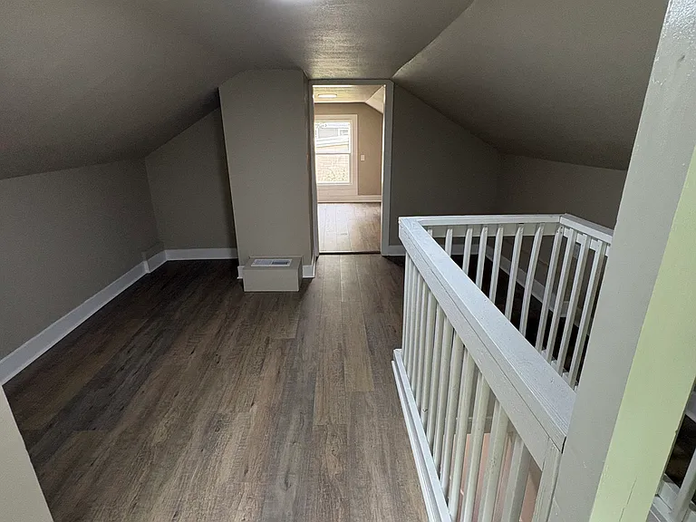 310 W 14th St — Photo 5