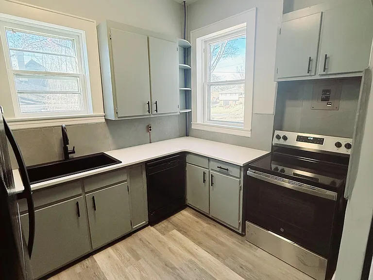 612 E Church St — Photo 15