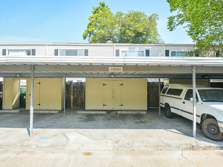 13282 Trail Hollow Dr — Photo 34