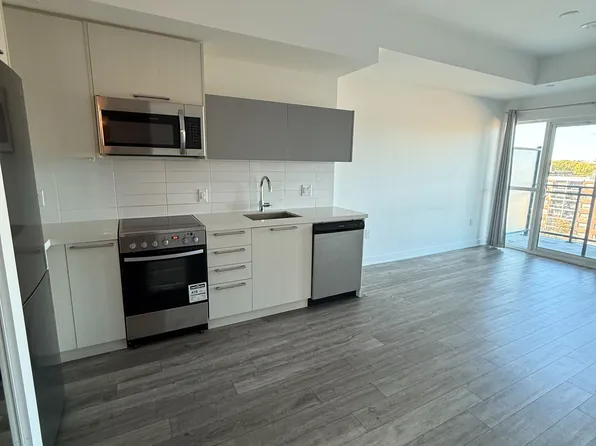 25 Neighbourhood Ln, Toronto, ON