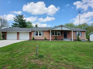 1411 Cardinal Dr, Greenville, IL