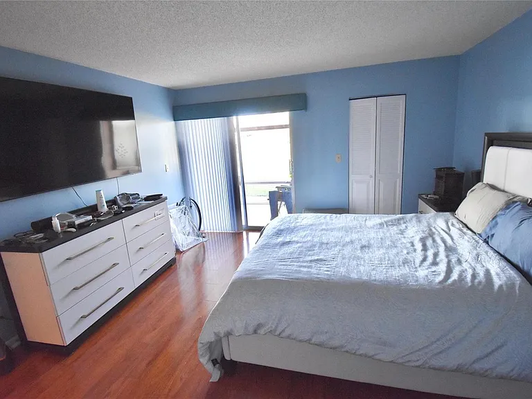 4301 Martinique Cir #K1 — Photo 13