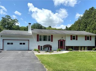 9 Homestead Rd W, Clinton, NY 13323