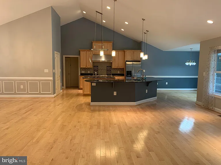 10701 Whispering Way — Photo 8