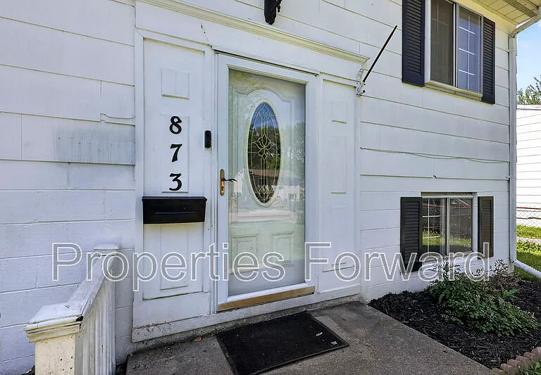 873 Allison Dr — Photo 3