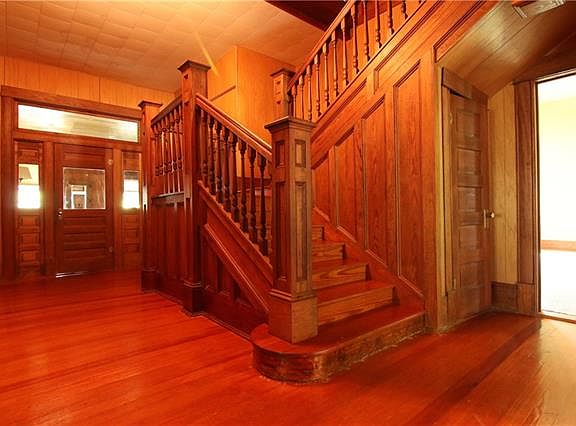 2nd image of 301 East St