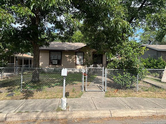 4th image of 310 S SAN BERNARDO AVE
