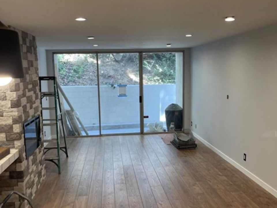 1st image of 8535 W West Knoll Dr APT 107