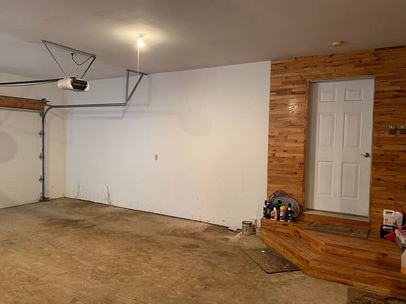 2 car garage 