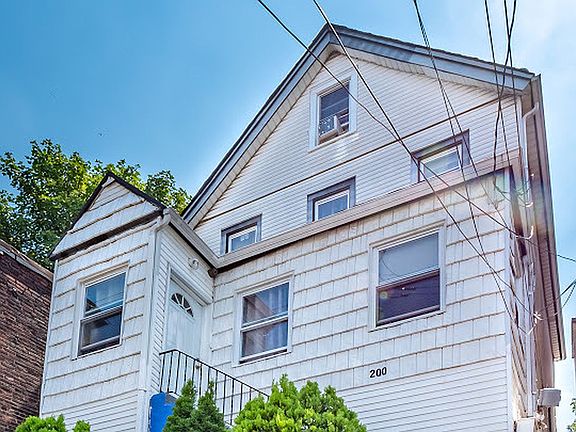 2nd image of 200 Benziger Ave